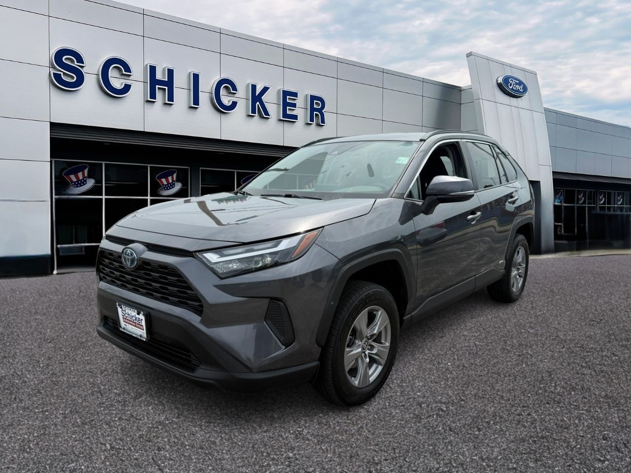 Toyota RAV4 Vehicle Full-screen Gallery Image 04