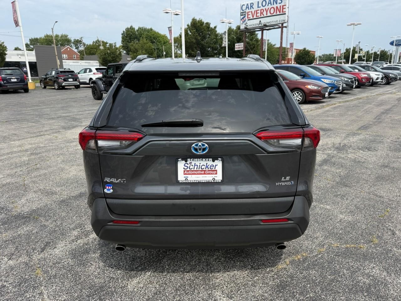 Toyota RAV4 Vehicle Full-screen Gallery Image 09