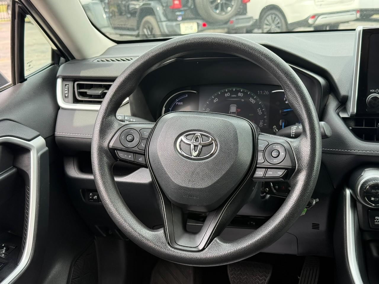 Toyota RAV4 Vehicle Full-screen Gallery Image 13
