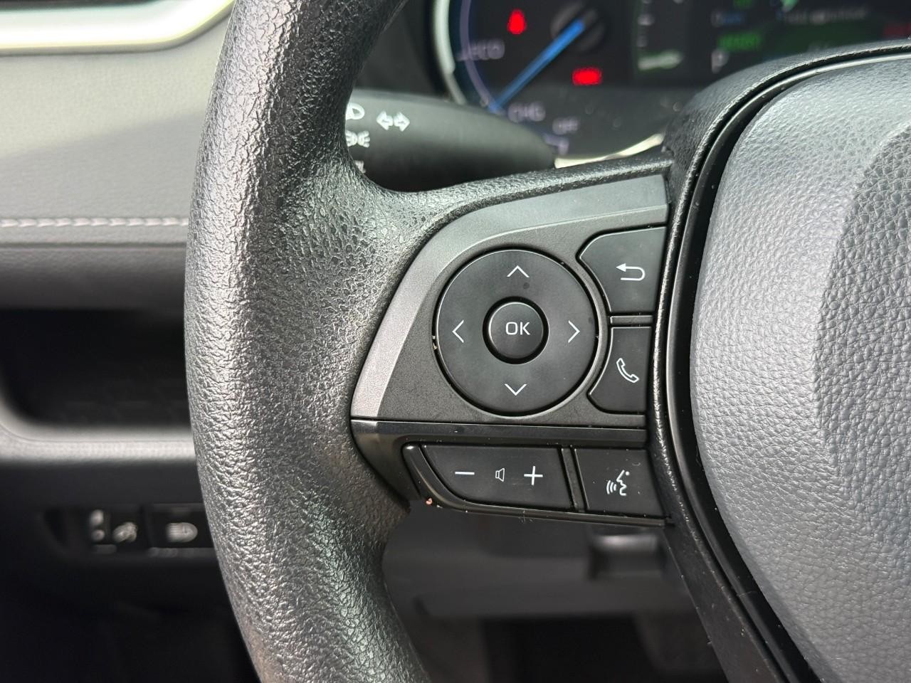 Toyota RAV4 Vehicle Full-screen Gallery Image 19