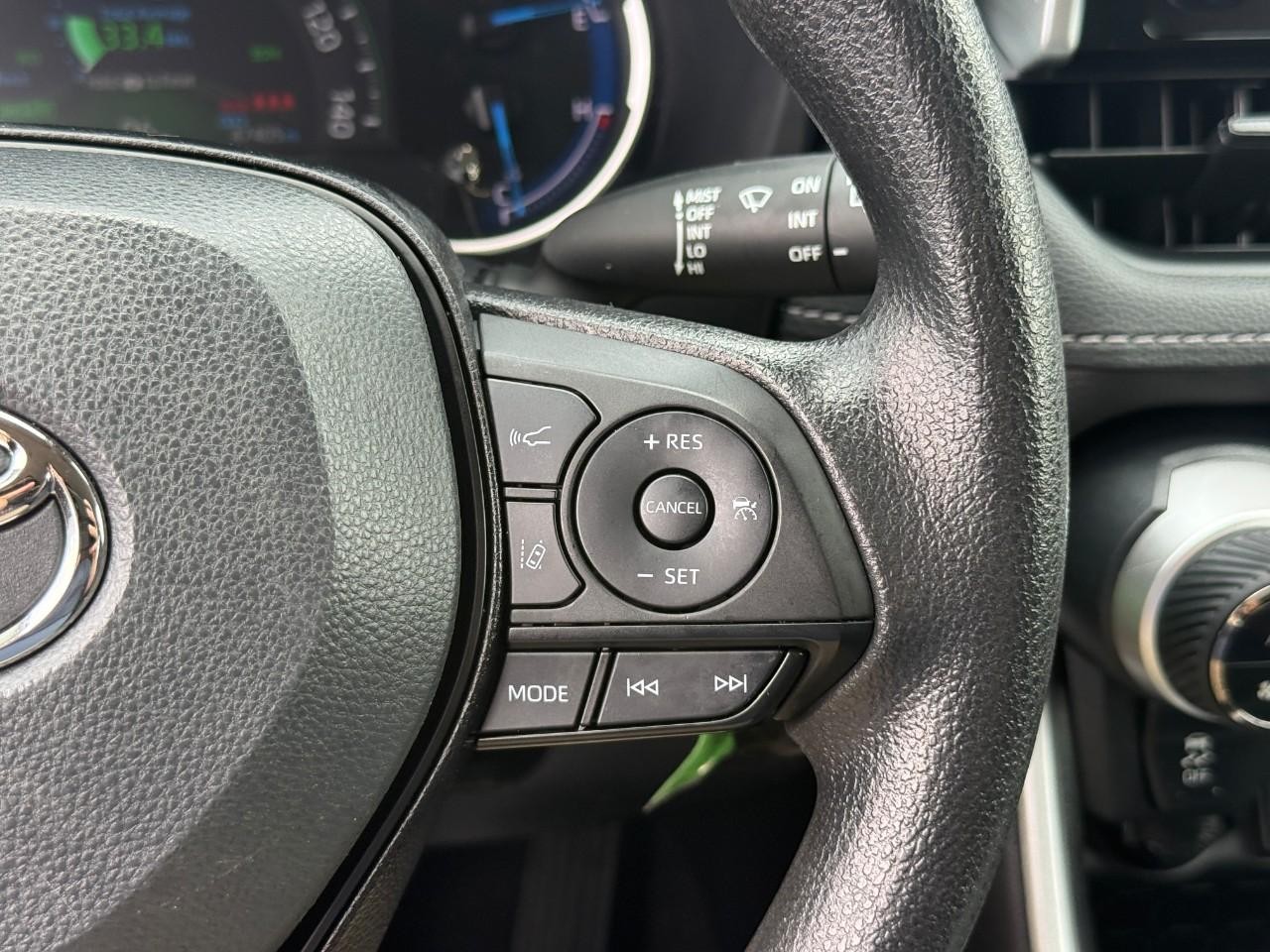Toyota RAV4 Vehicle Full-screen Gallery Image 20