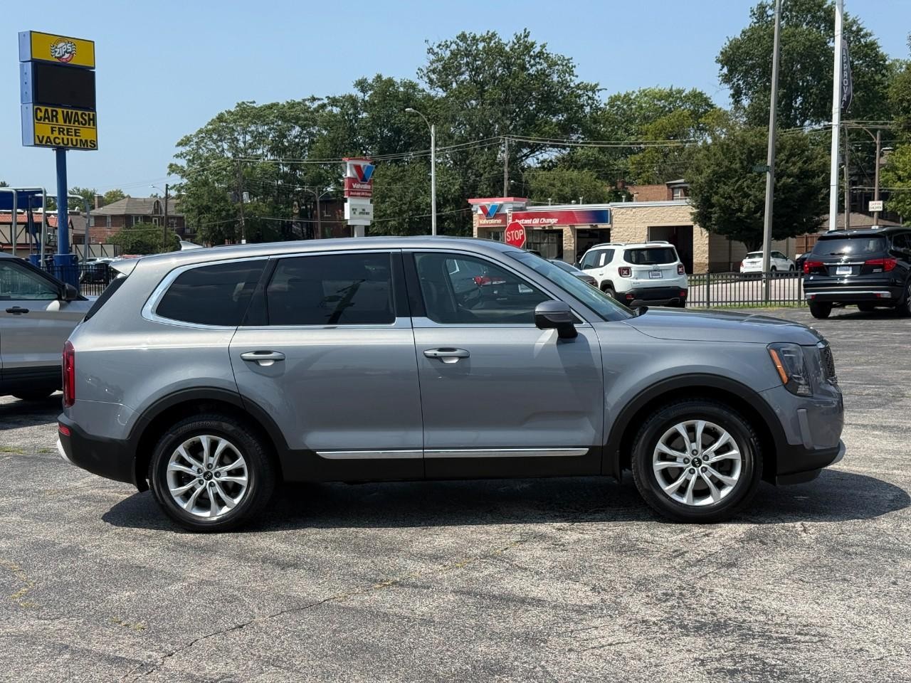 Kia Telluride Vehicle Full-screen Gallery Image 05
