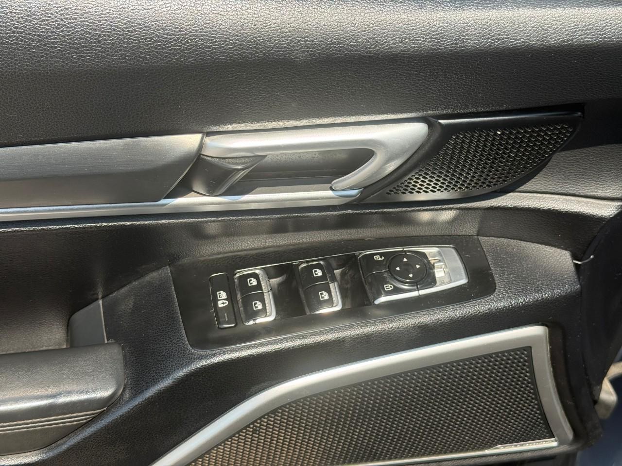 Kia Telluride Vehicle Full-screen Gallery Image 18