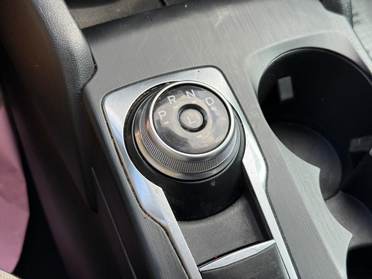 Ford Escape Vehicle Full-screen Gallery Image 20