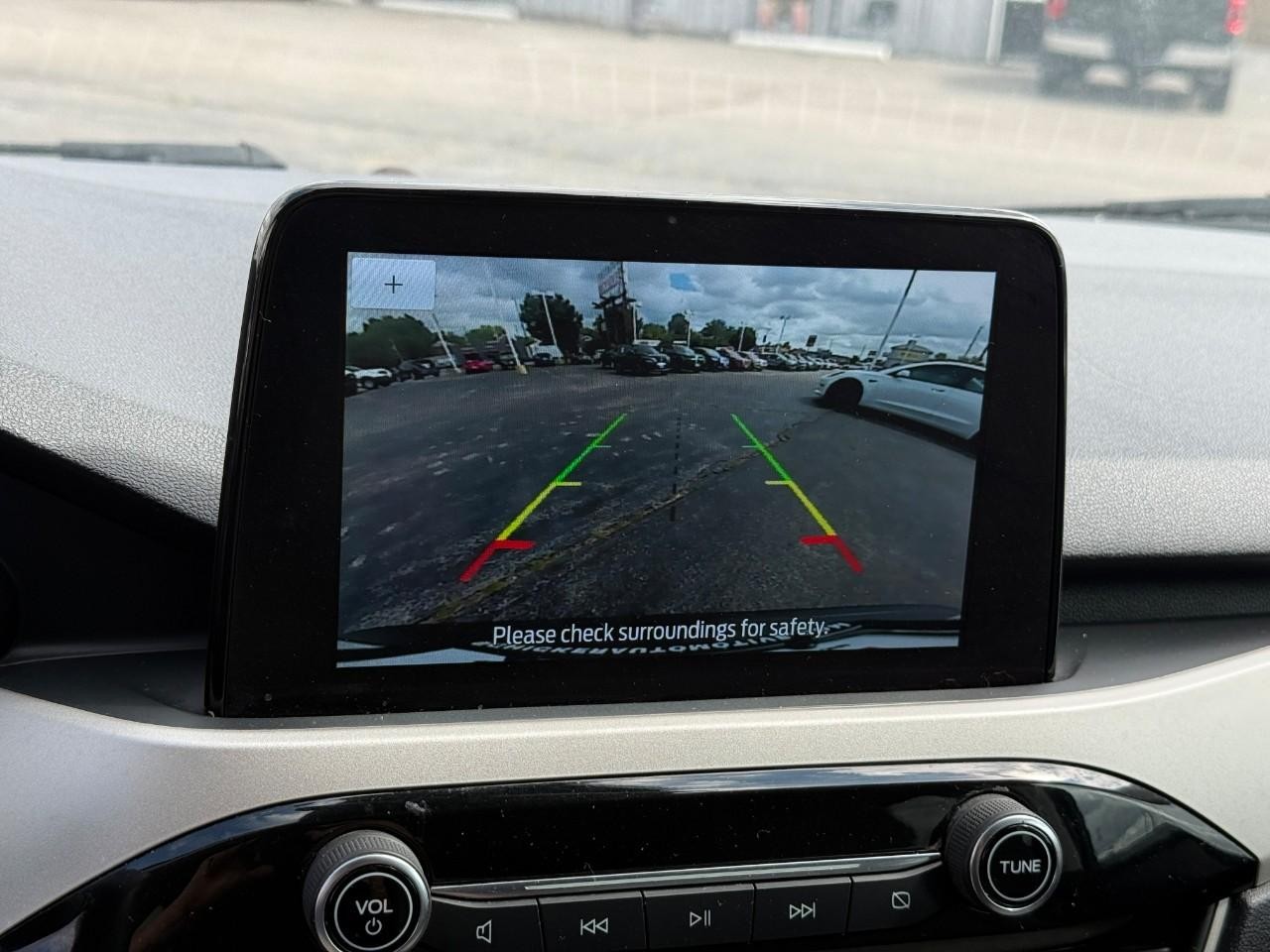 Ford Escape Vehicle Full-screen Gallery Image 22