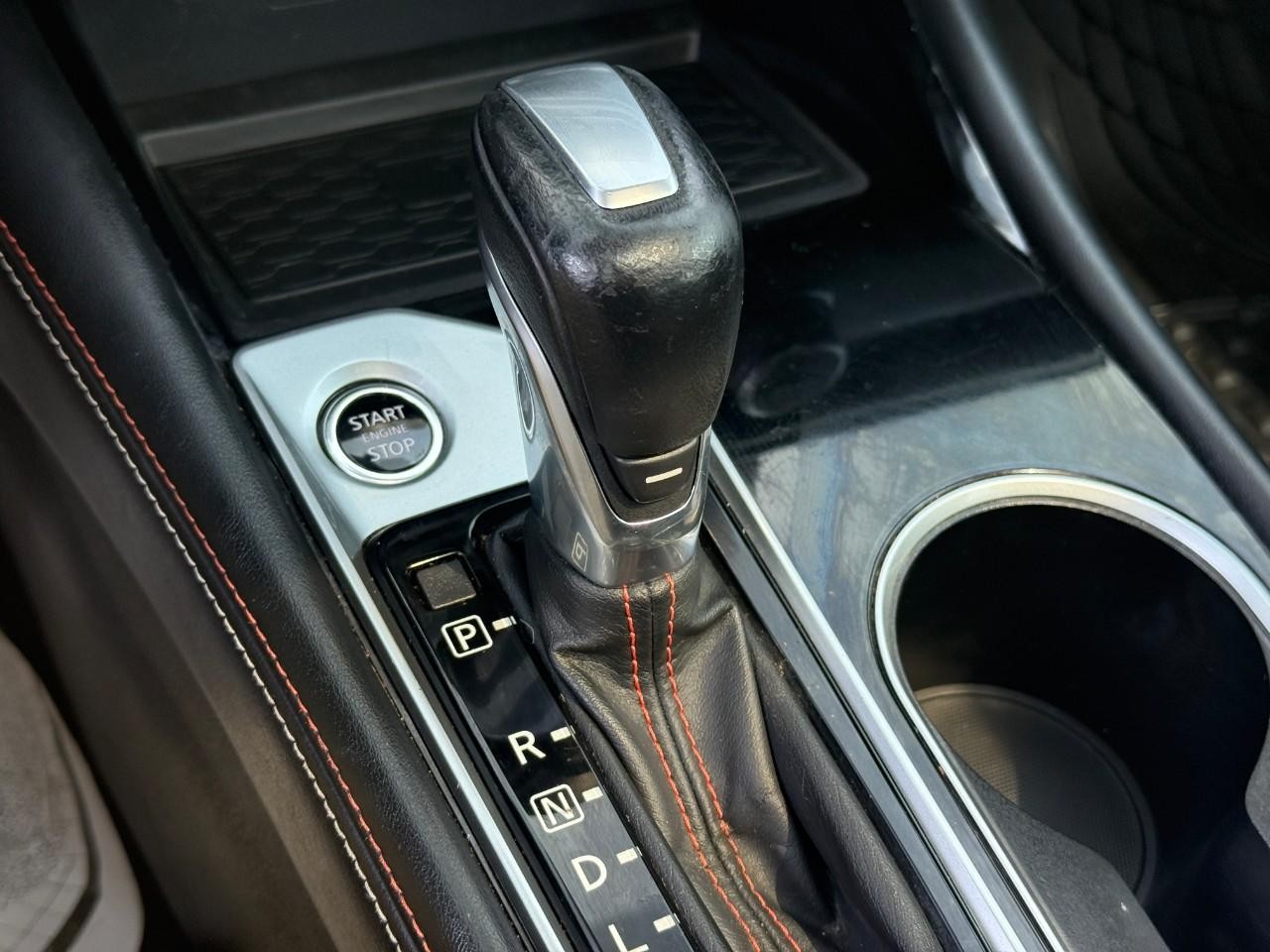 Nissan Altima Vehicle Full-screen Gallery Image 21