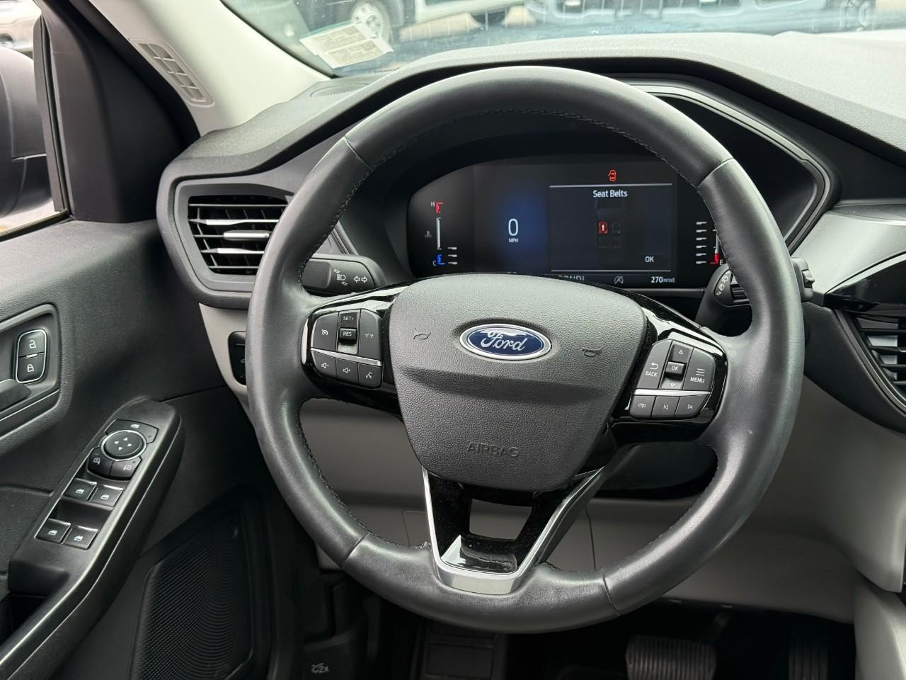 Ford Escape Vehicle Full-screen Gallery Image 11