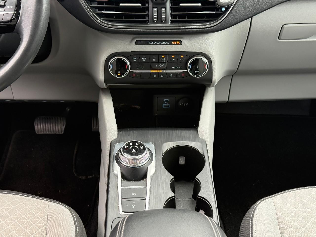 Ford Escape Vehicle Full-screen Gallery Image 14