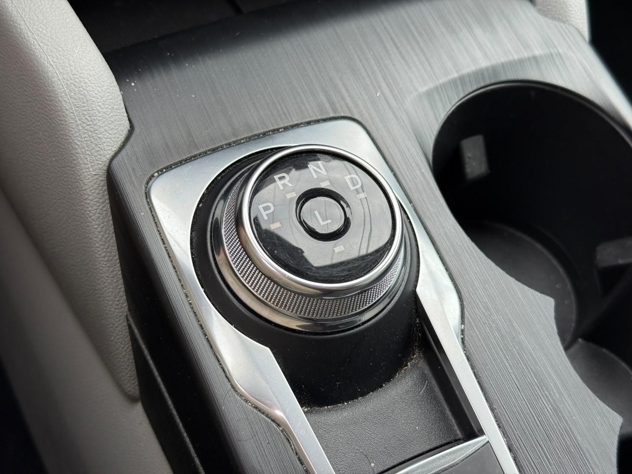 Ford Escape Vehicle Full-screen Gallery Image 22