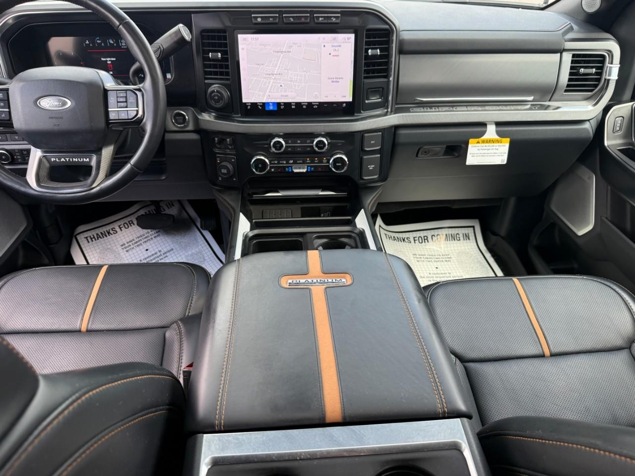 Ford Super Duty F-350 SRW Vehicle Full-screen Gallery Image 10