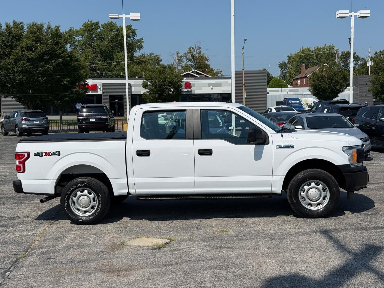 Ford F-150 Vehicle Full-screen Gallery Image 05