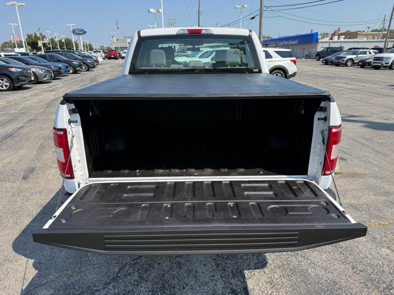 Ford F-150 Vehicle Full-screen Gallery Image 07