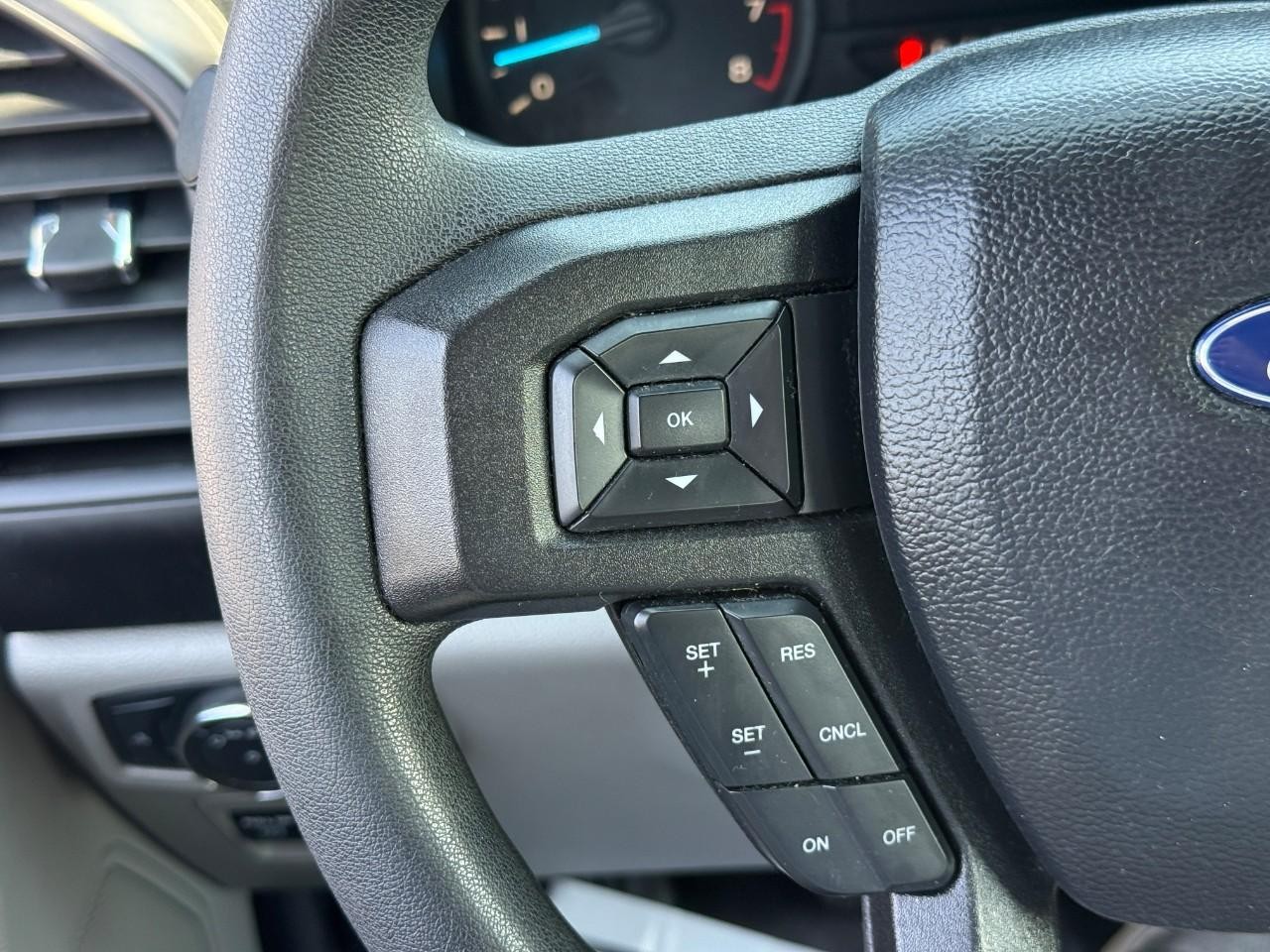Ford F-150 Vehicle Full-screen Gallery Image 19