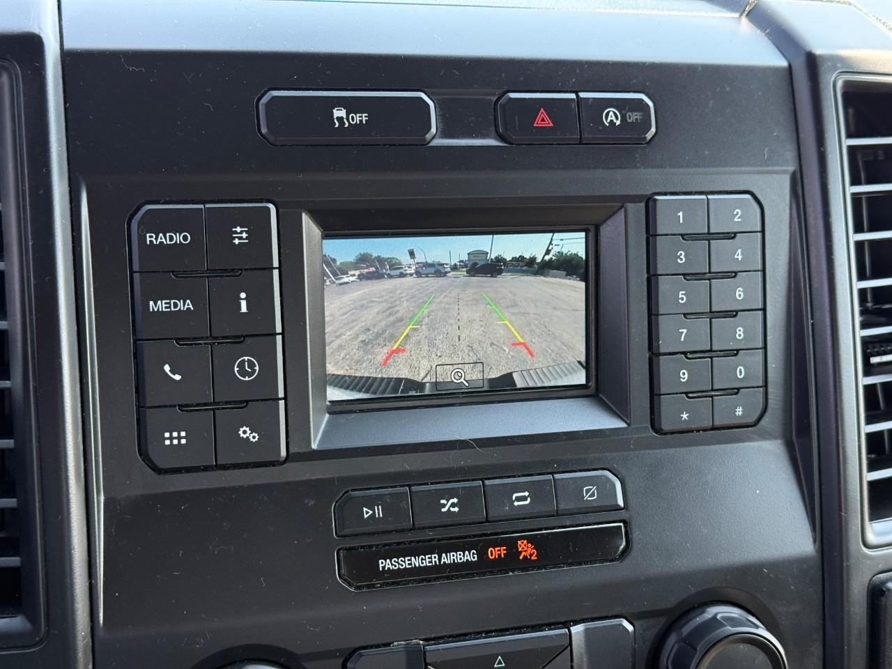 Ford F-150 Vehicle Full-screen Gallery Image 22