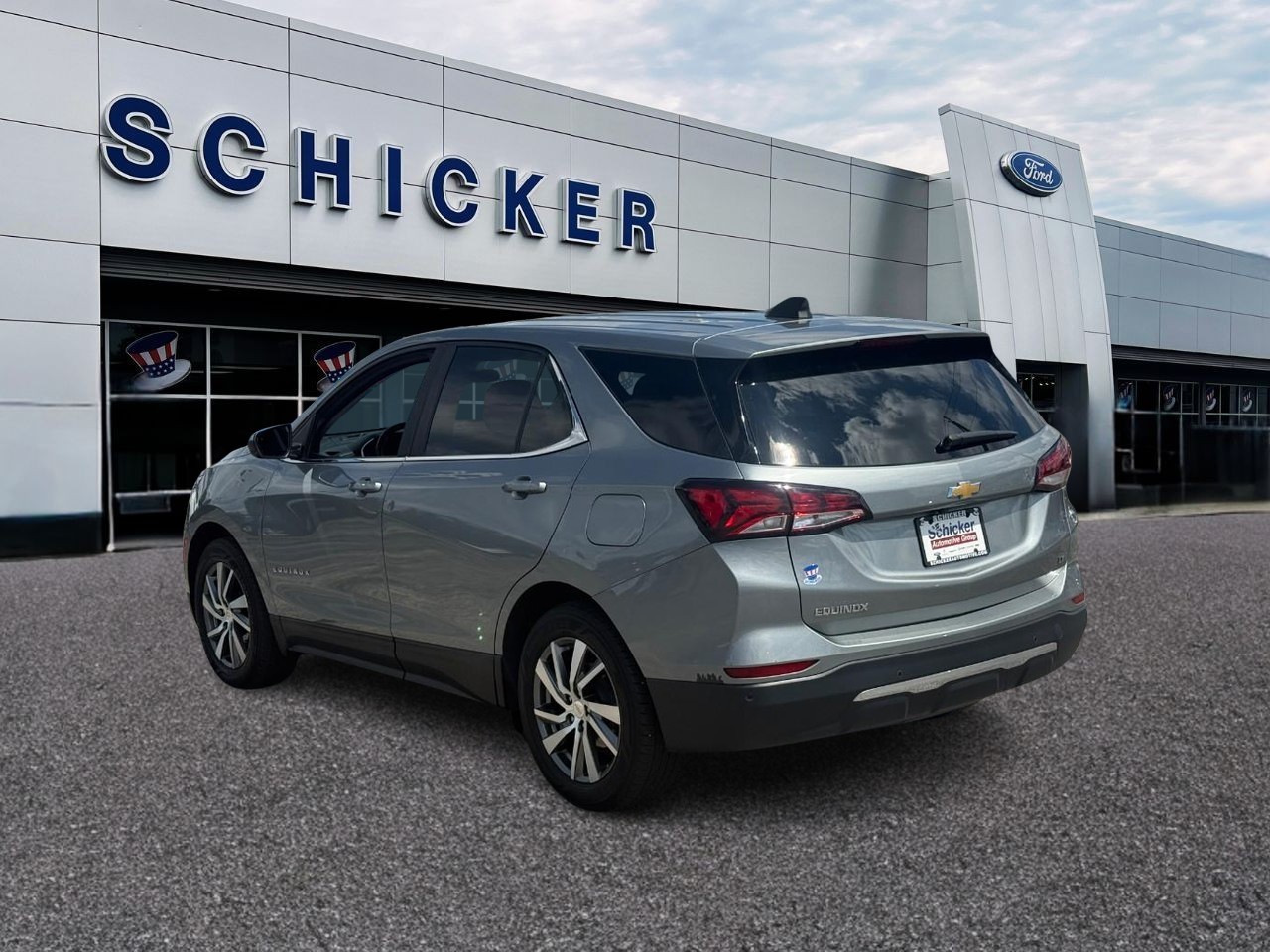 Chevrolet Equinox Vehicle Full-screen Gallery Image 03