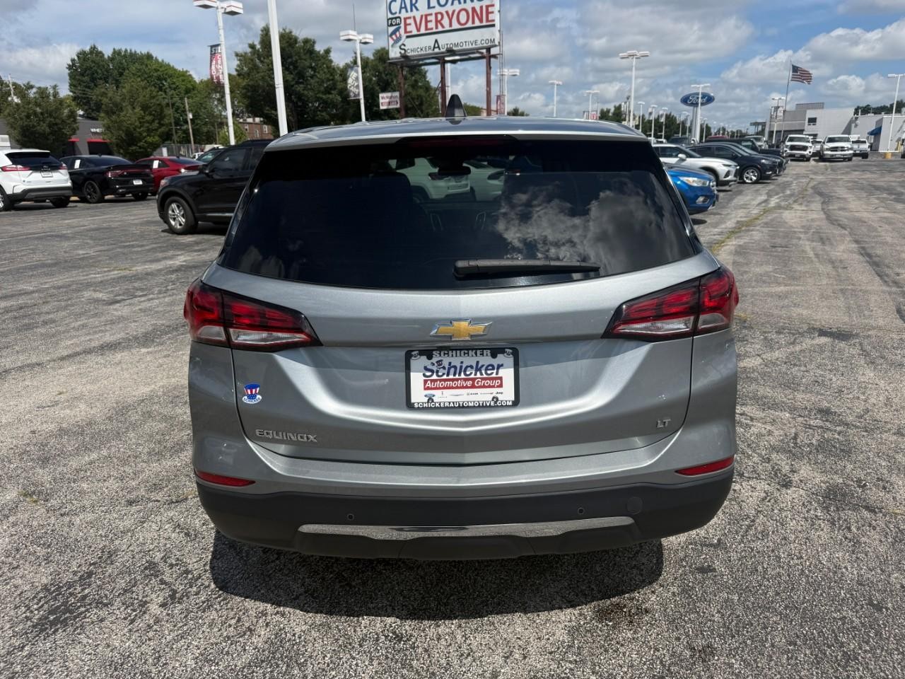 Chevrolet Equinox Vehicle Full-screen Gallery Image 09