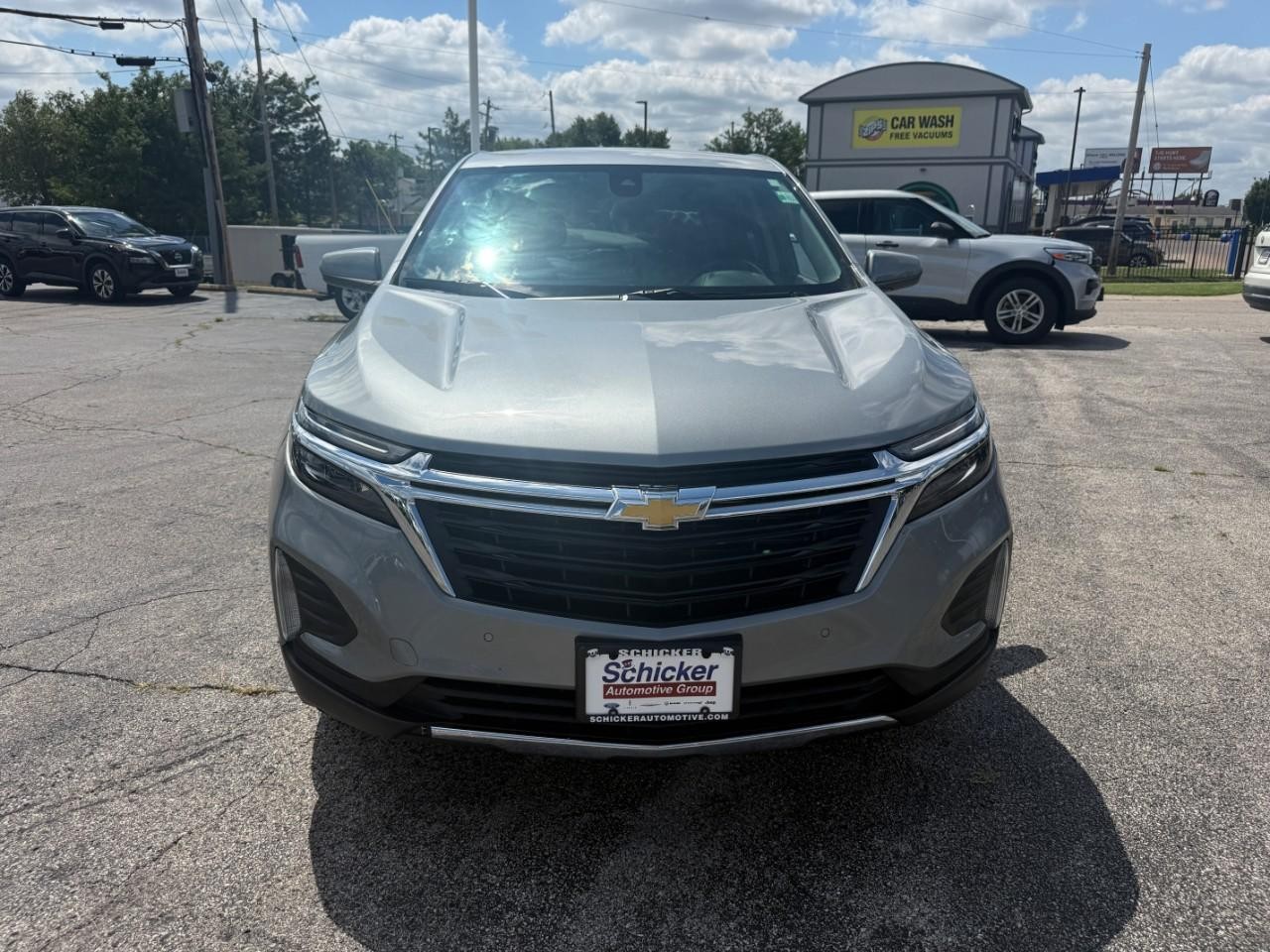 Chevrolet Equinox Vehicle Full-screen Gallery Image 10