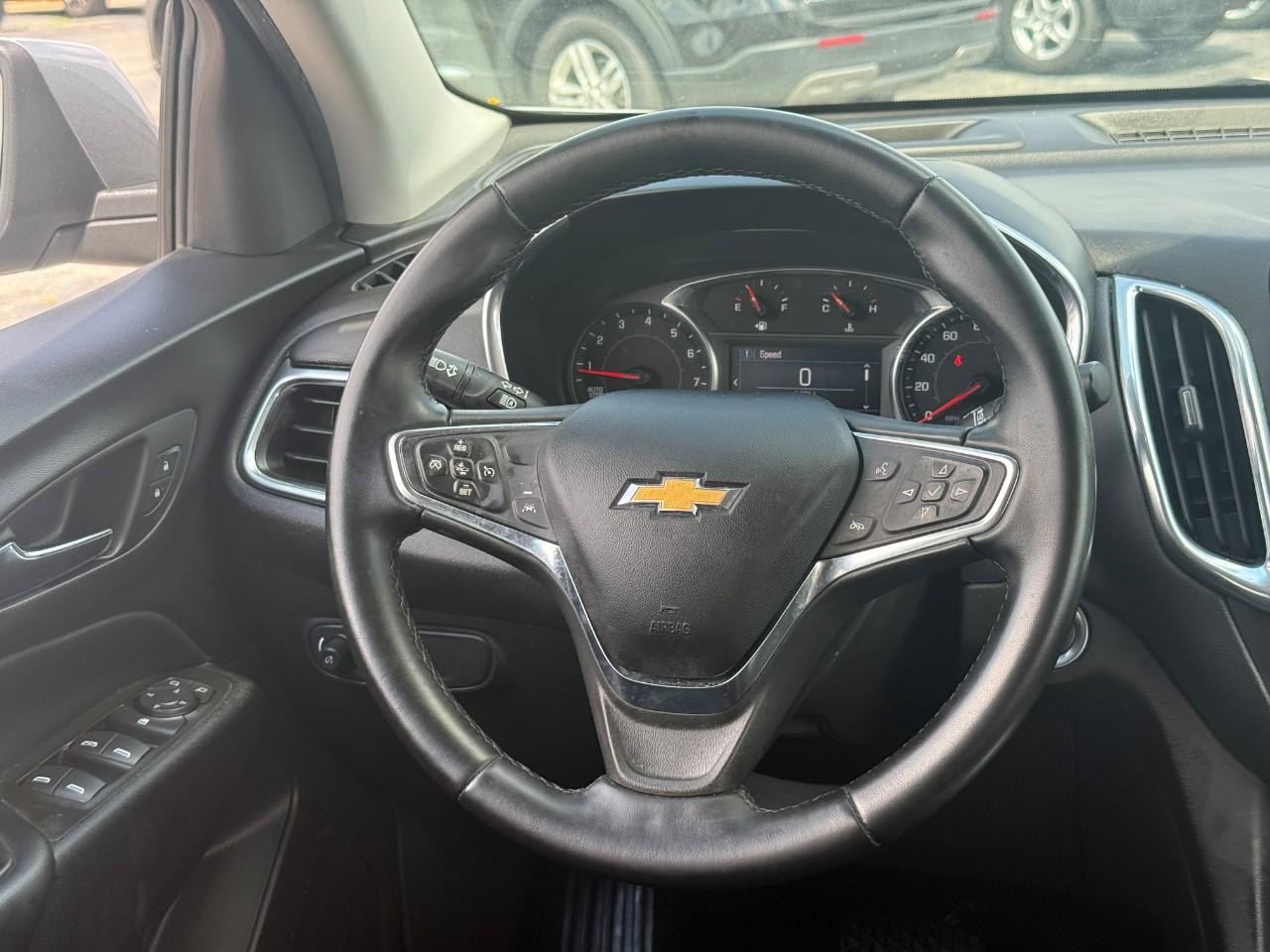 Chevrolet Equinox Vehicle Full-screen Gallery Image 13
