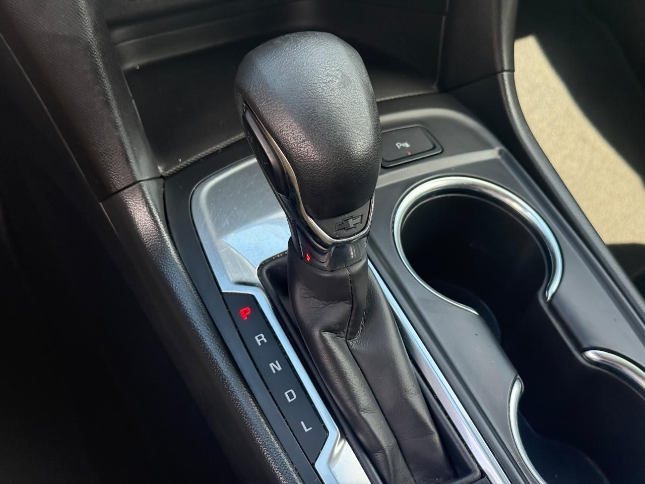 Chevrolet Equinox Vehicle Full-screen Gallery Image 23