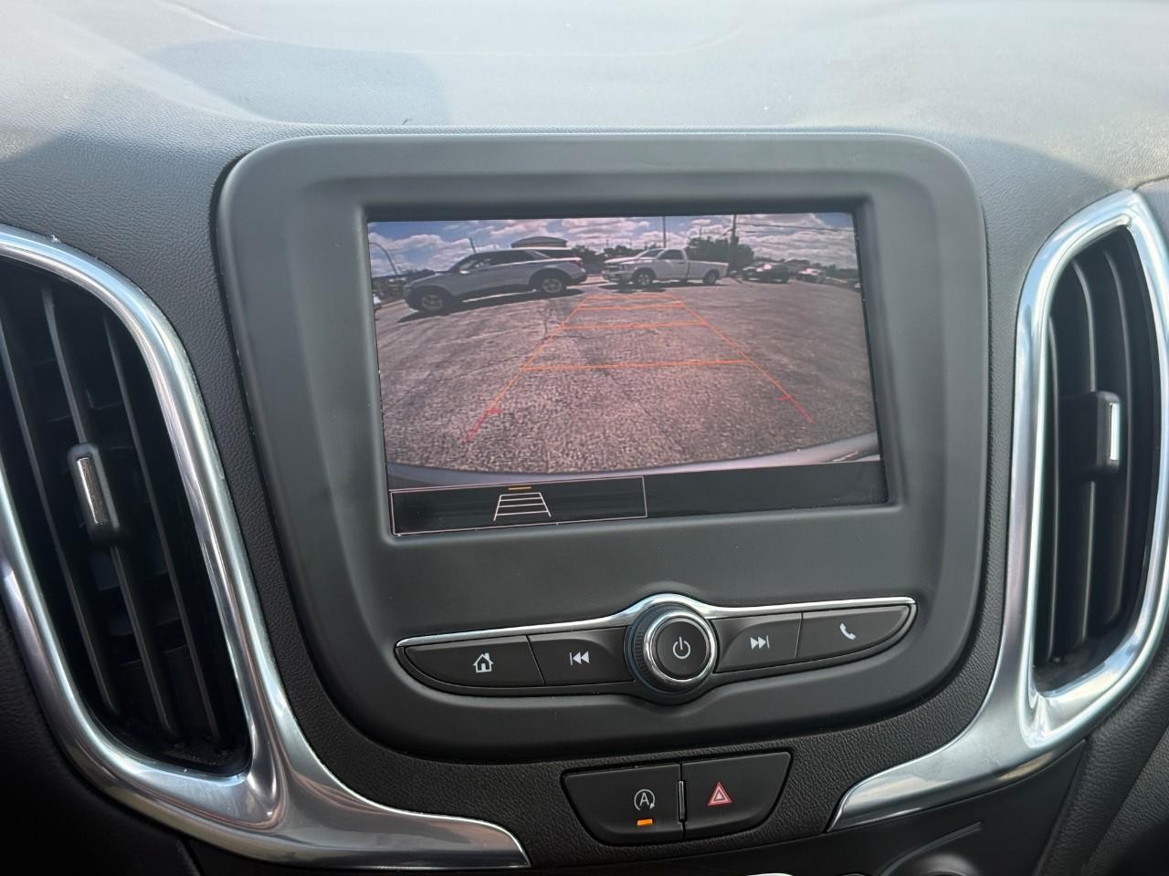 Chevrolet Equinox Vehicle Full-screen Gallery Image 25