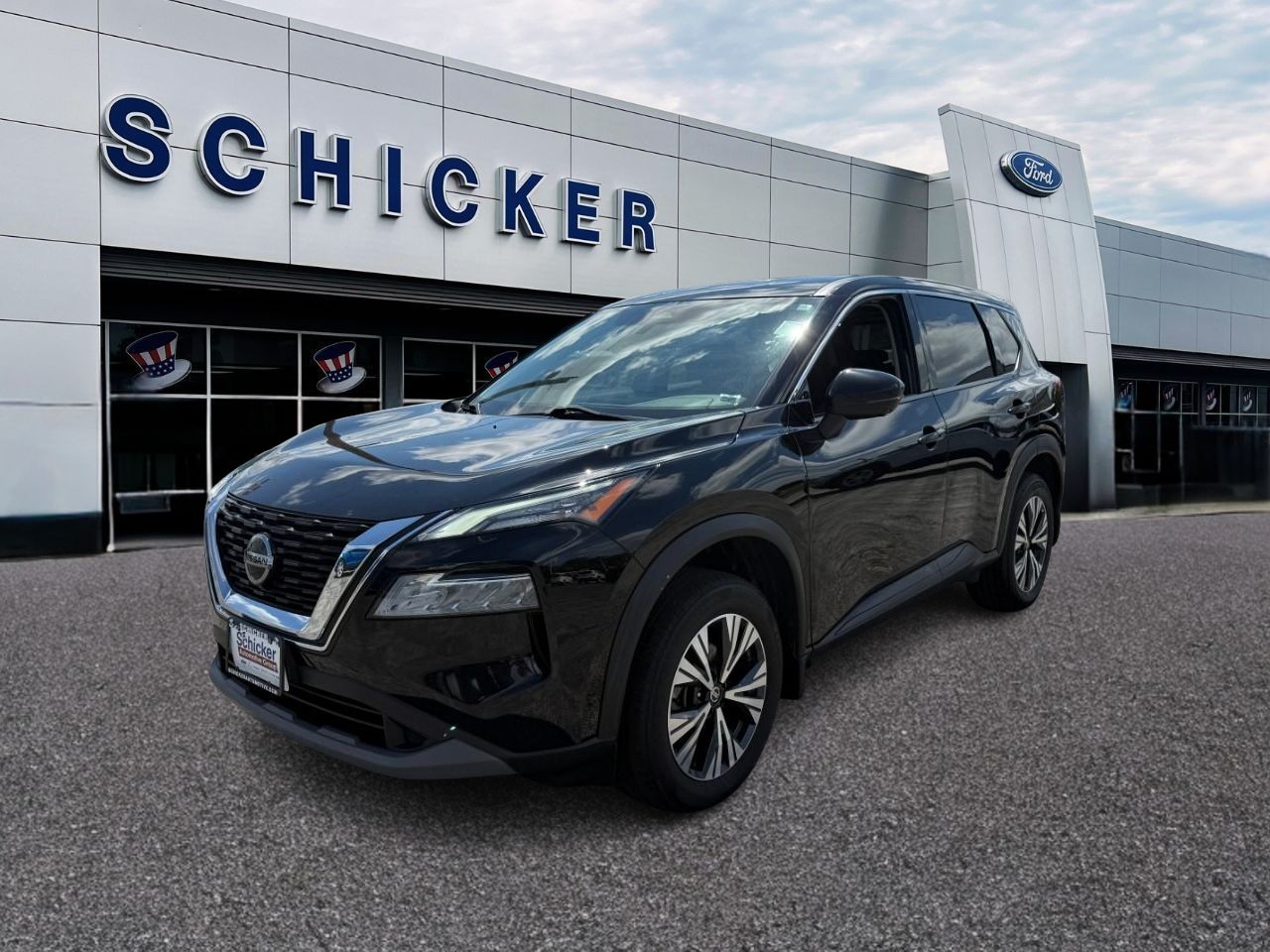 Nissan Rogue Vehicle Full-screen Gallery Image 04