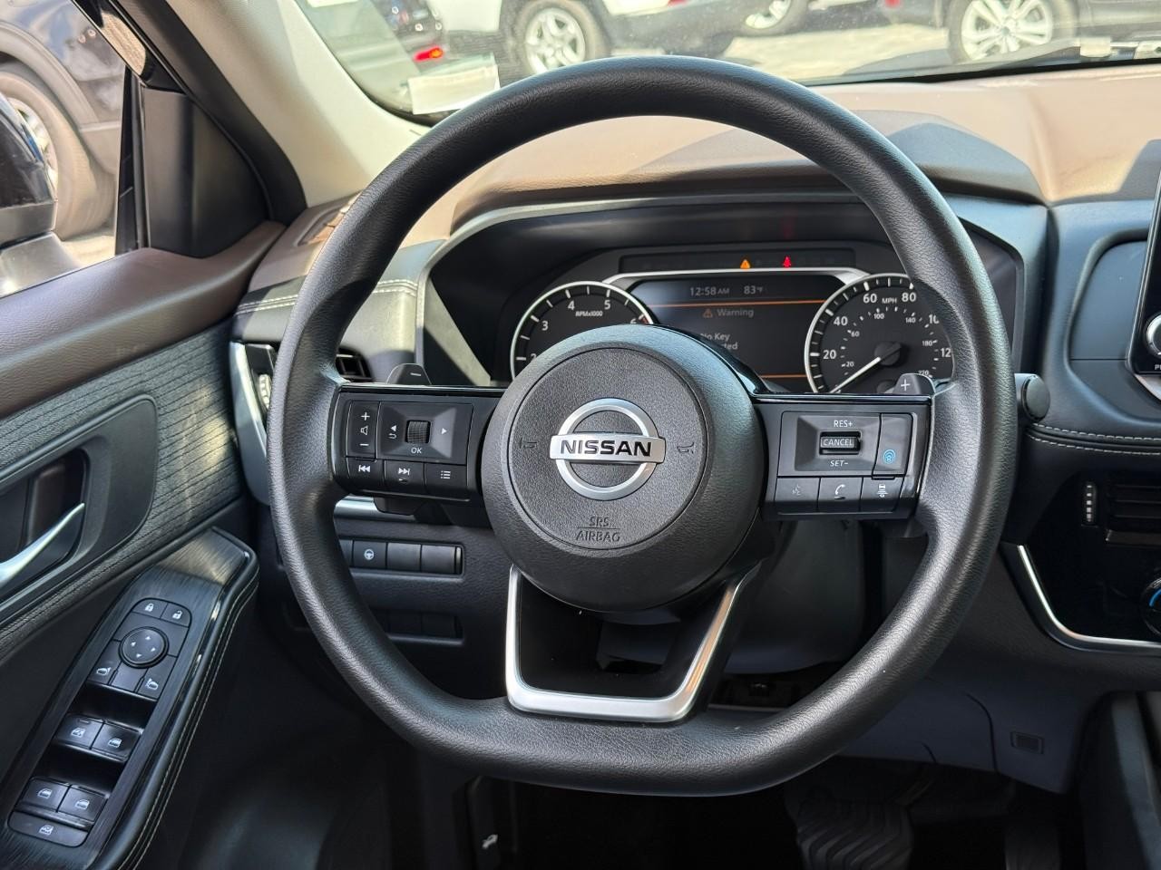 Nissan Rogue Vehicle Full-screen Gallery Image 13