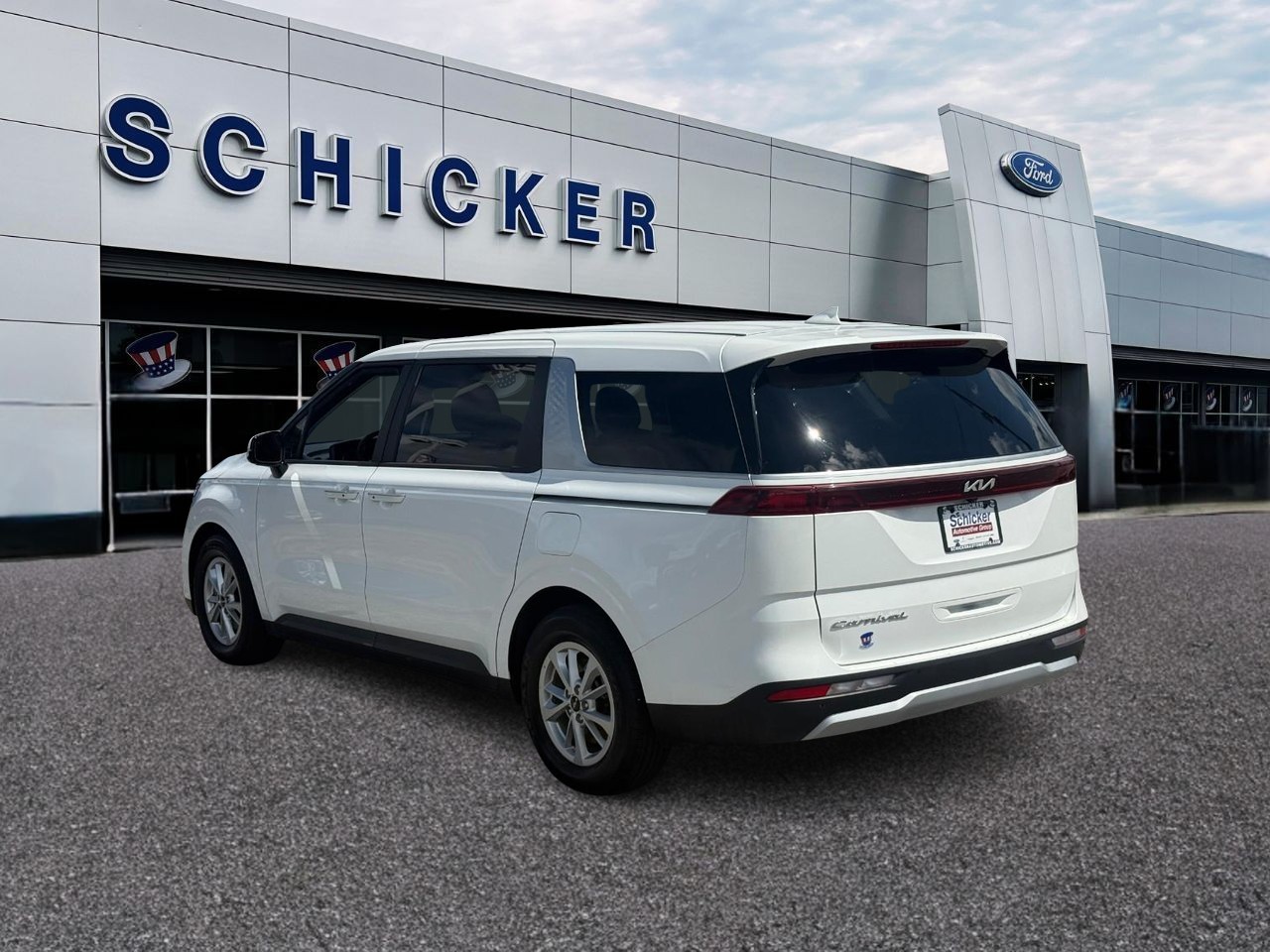 Kia Carnival Vehicle Full-screen Gallery Image 03