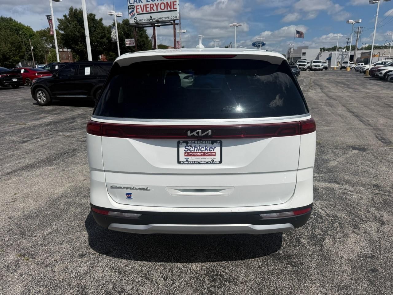 Kia Carnival Vehicle Full-screen Gallery Image 08