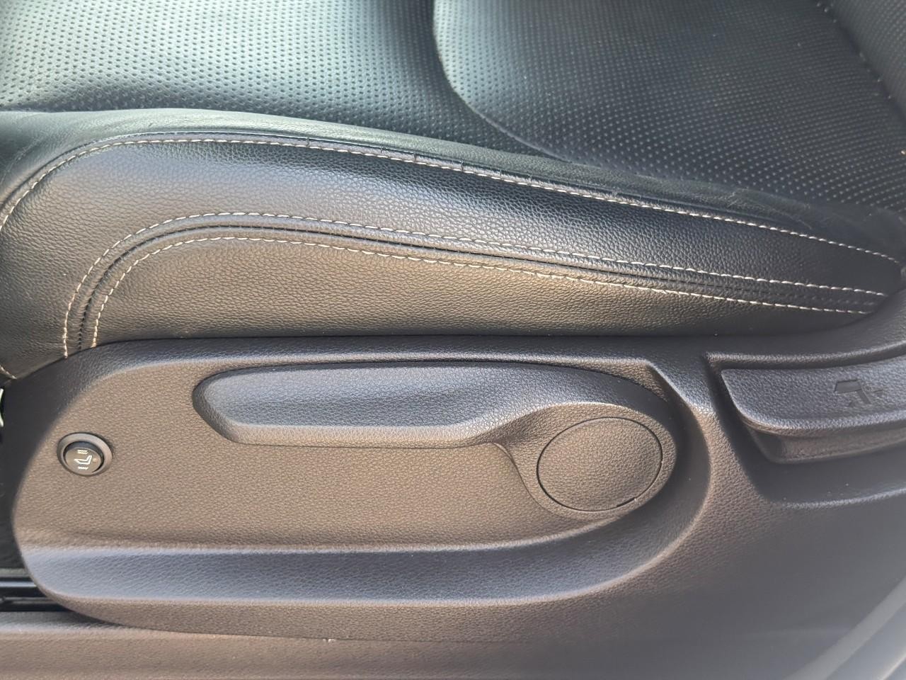 Kia Carnival Vehicle Full-screen Gallery Image 19