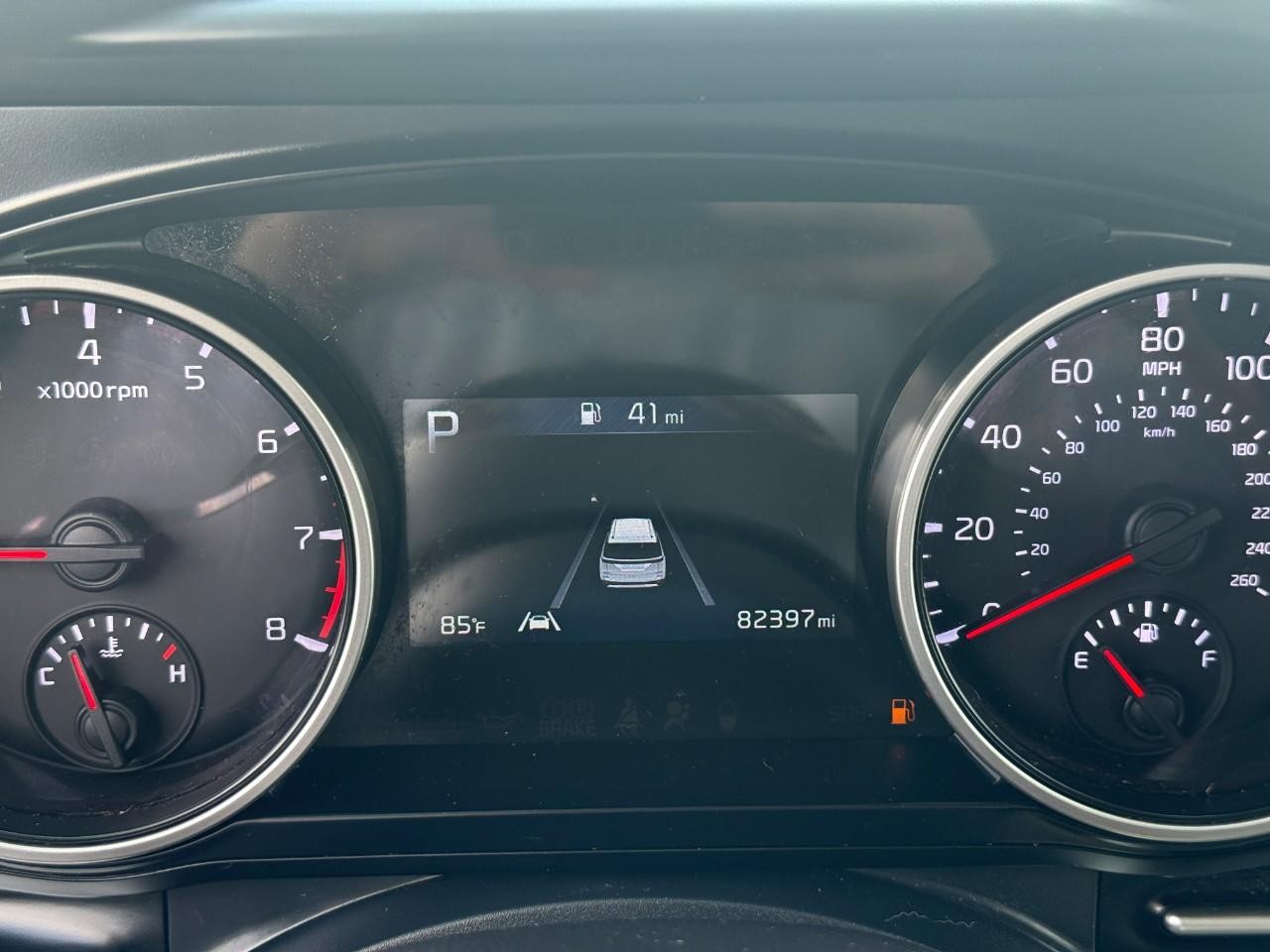 Kia Carnival Vehicle Full-screen Gallery Image 22