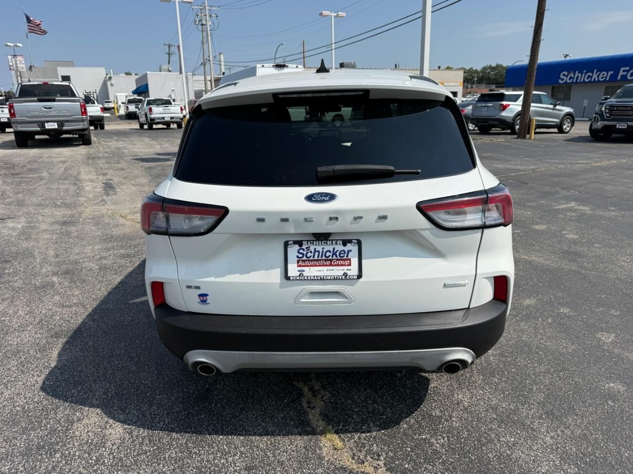 Ford Escape Vehicle Full-screen Gallery Image 08