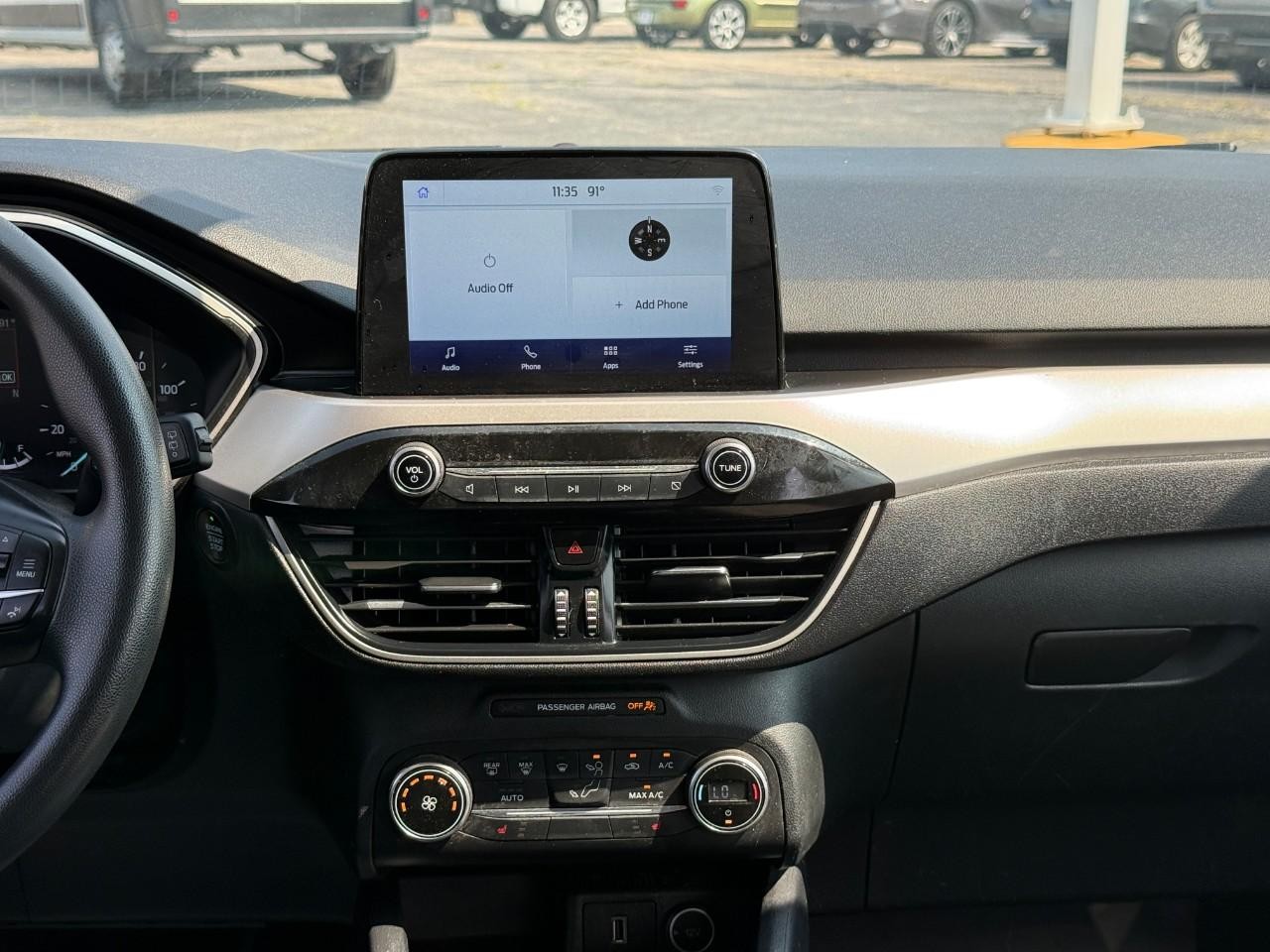 Ford Escape Vehicle Full-screen Gallery Image 13