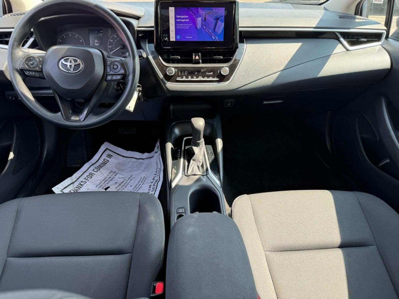 Toyota Corolla Vehicle Full-screen Gallery Image 08