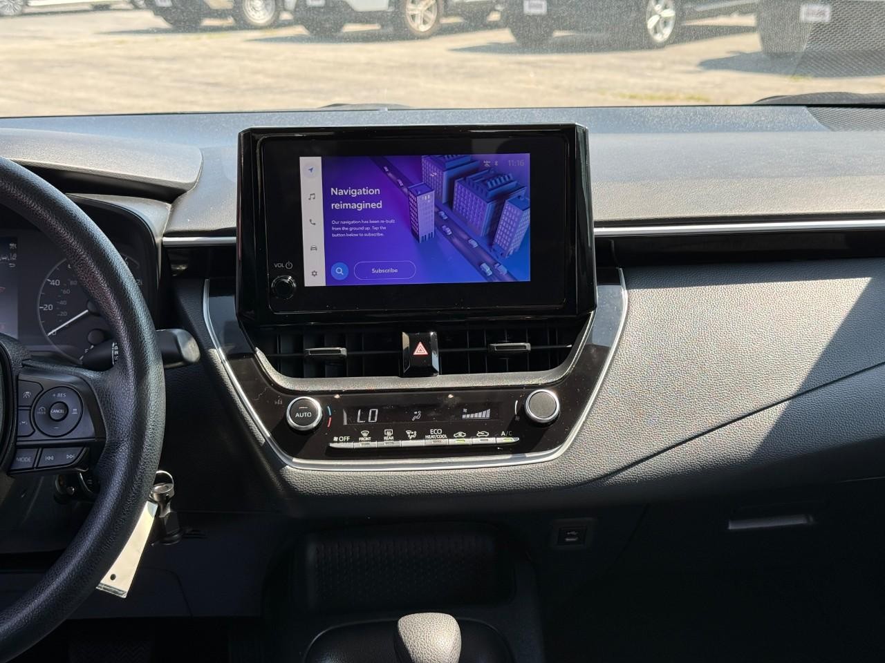 Toyota Corolla Vehicle Full-screen Gallery Image 10