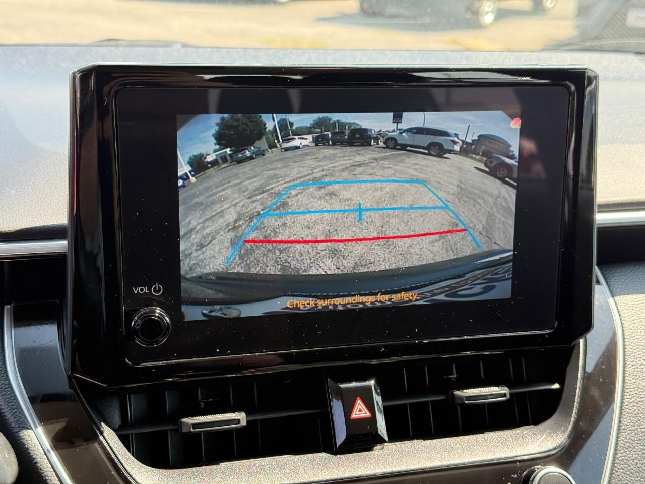 Toyota Corolla Vehicle Full-screen Gallery Image 20