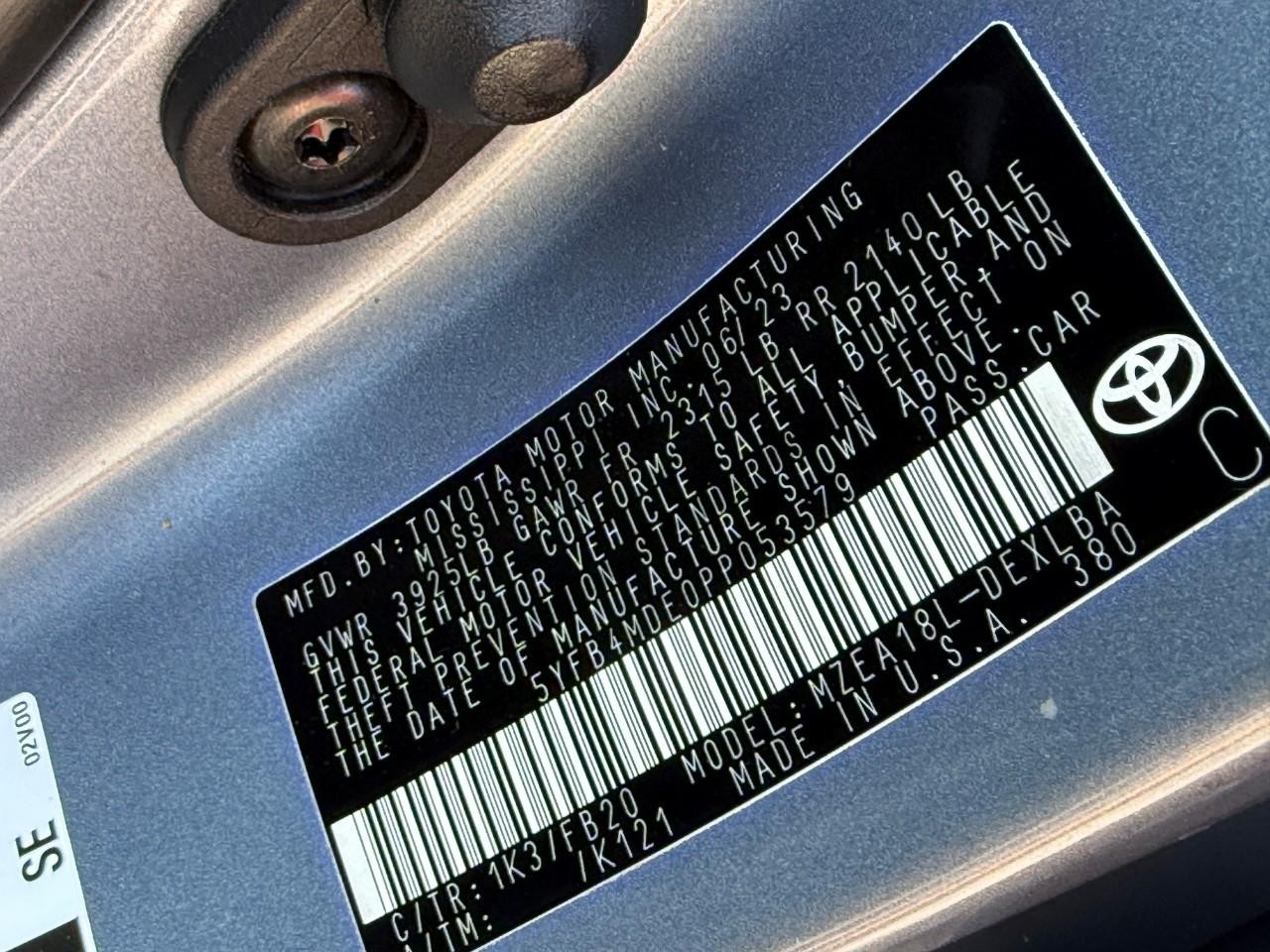Toyota Corolla Vehicle Full-screen Gallery Image 21