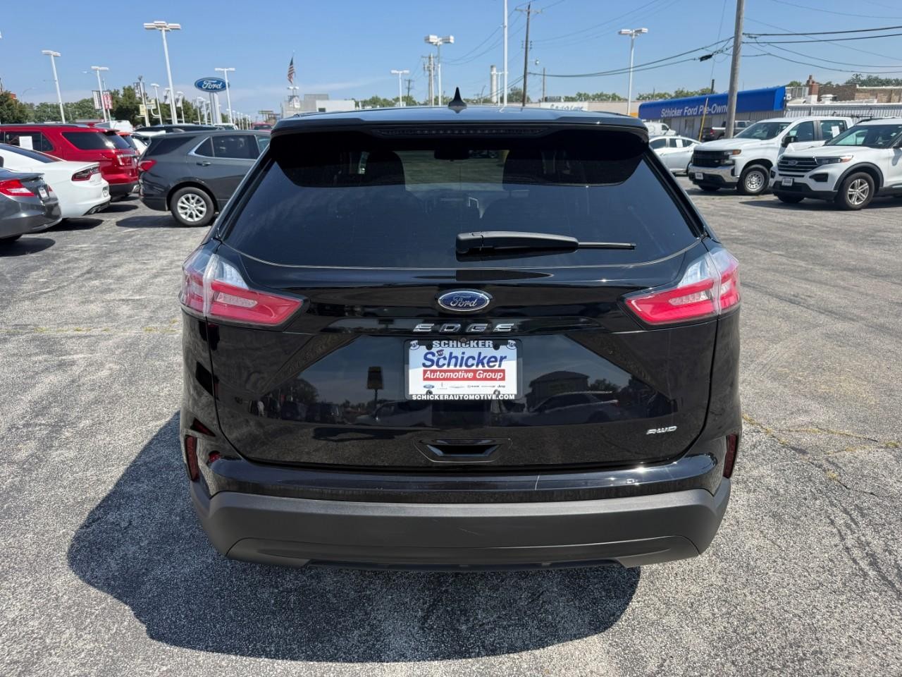 Ford Edge Vehicle Full-screen Gallery Image 09