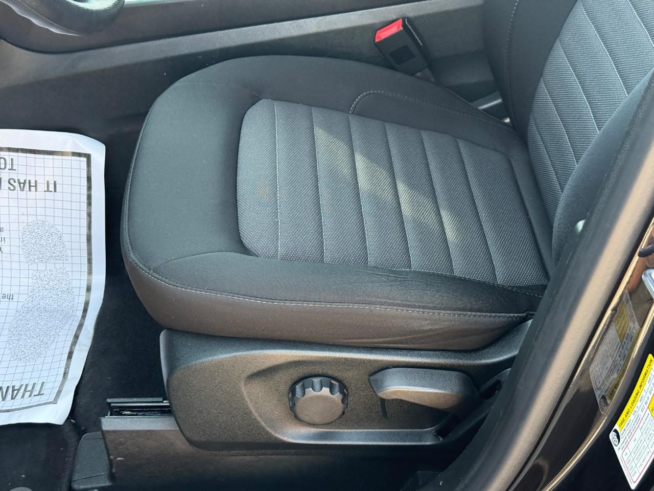 Ford Edge Vehicle Full-screen Gallery Image 18