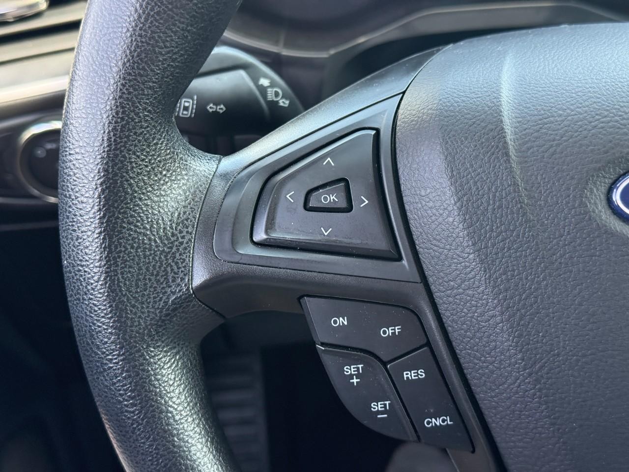Ford Edge Vehicle Full-screen Gallery Image 20