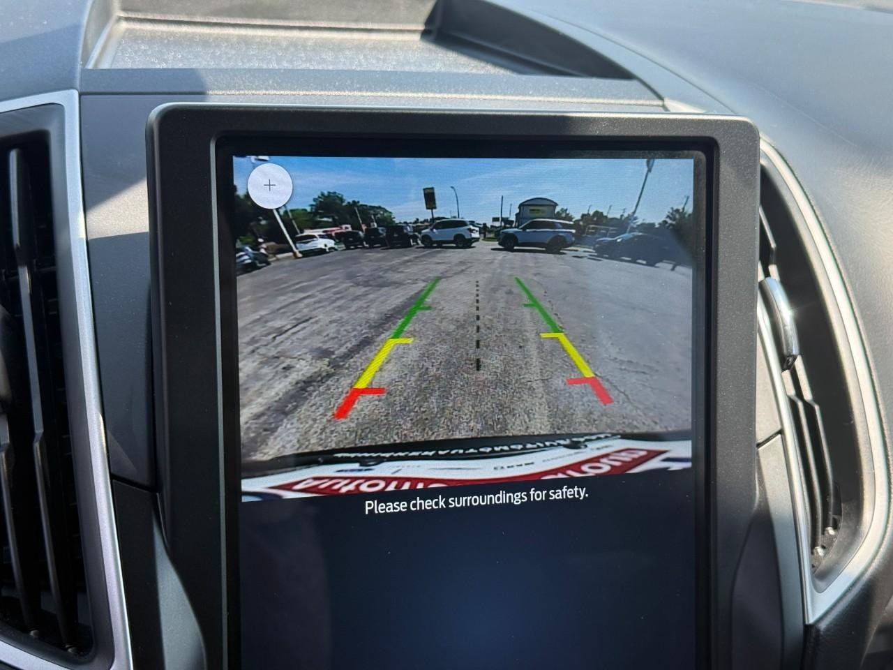 Ford Edge Vehicle Full-screen Gallery Image 24