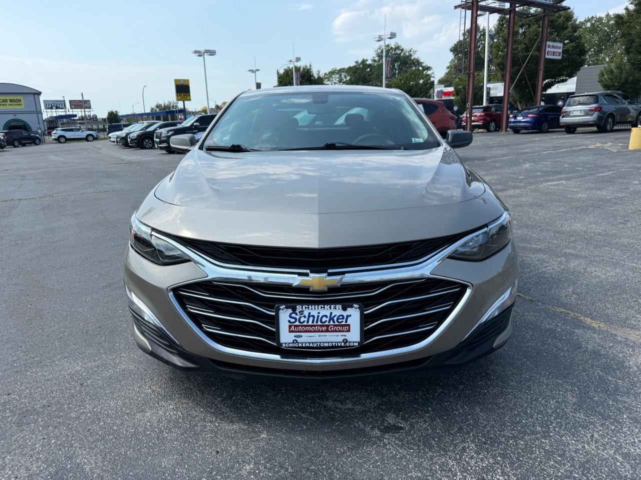 Chevrolet Malibu Vehicle Full-screen Gallery Image 09