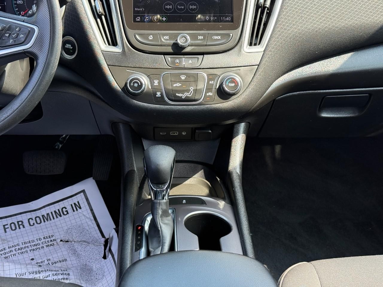Chevrolet Malibu Vehicle Full-screen Gallery Image 14
