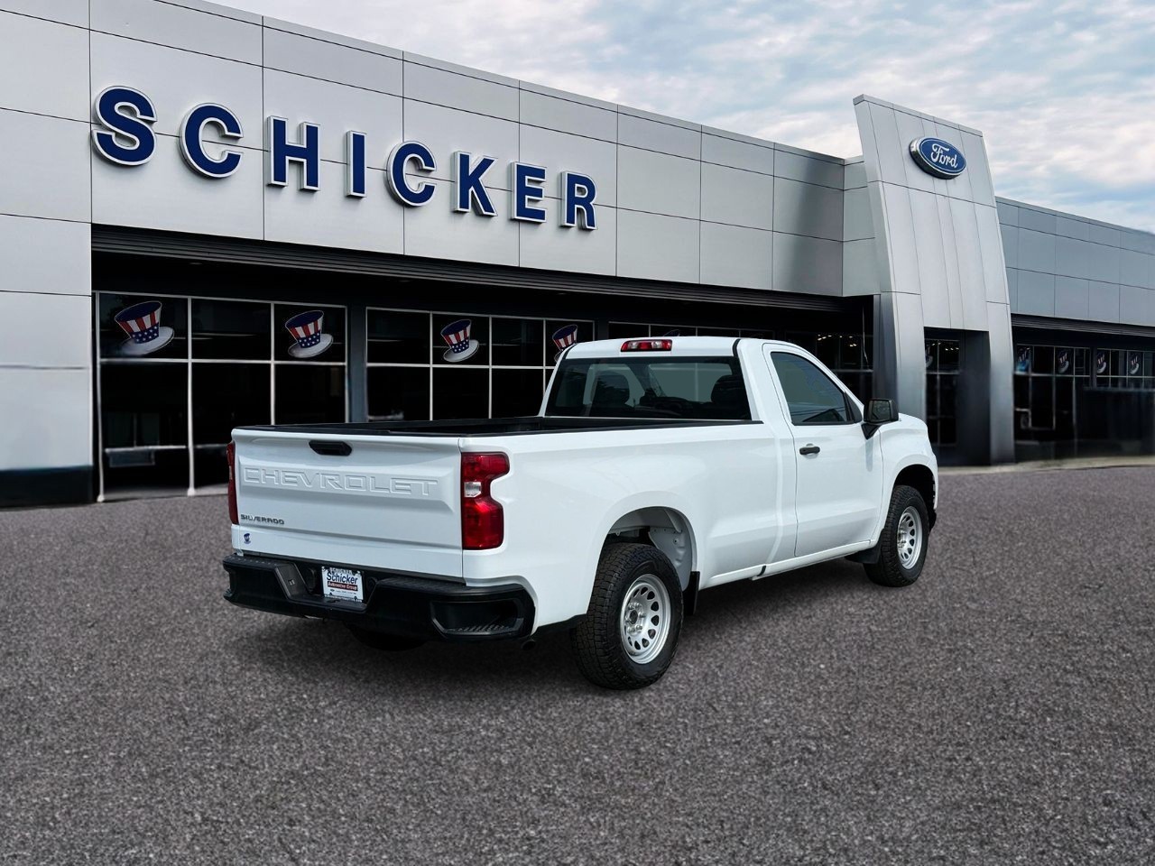 Chevrolet Silverado 1500 Vehicle Full-screen Gallery Image 02