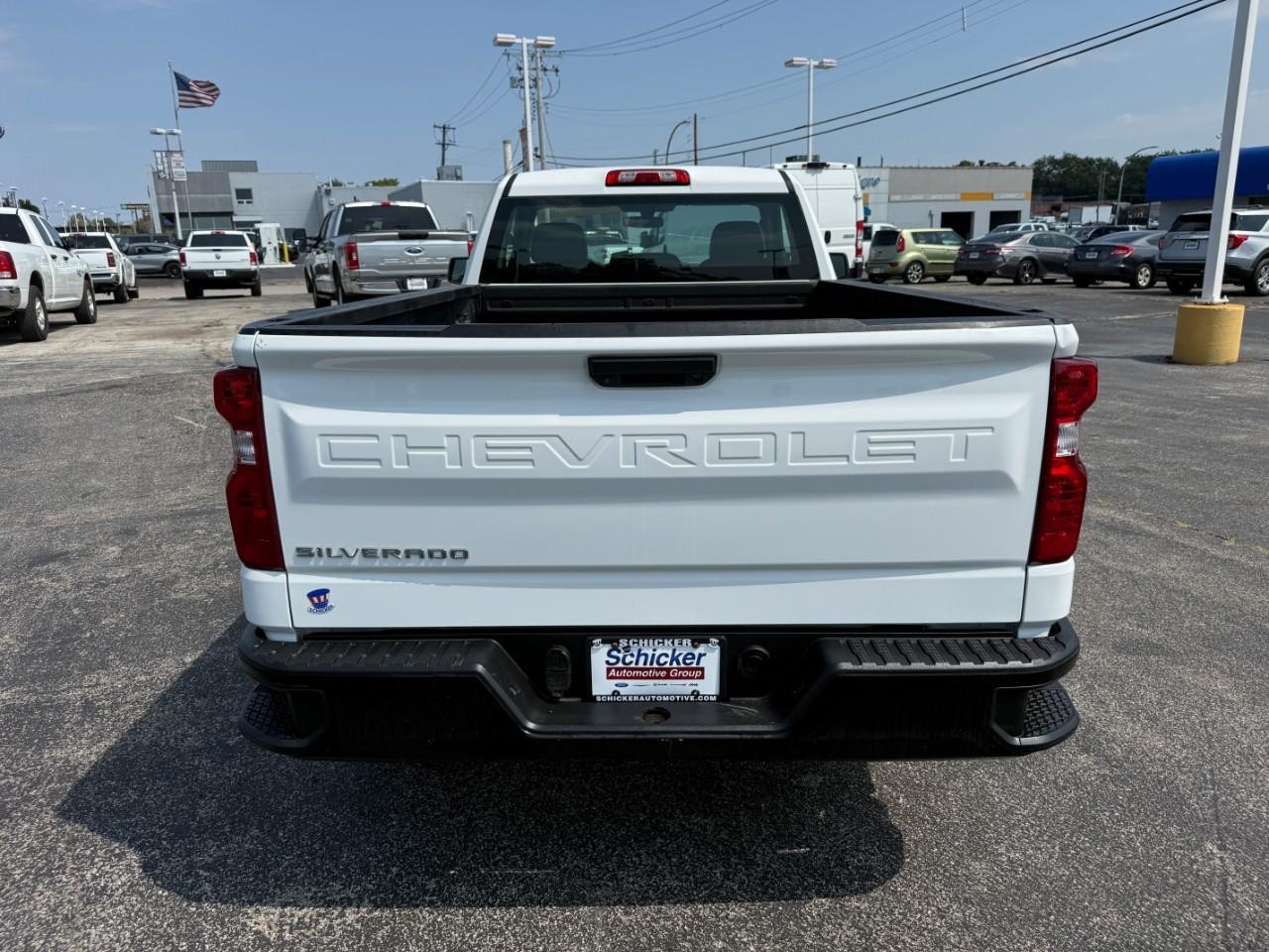 Chevrolet Silverado 1500 Vehicle Full-screen Gallery Image 08