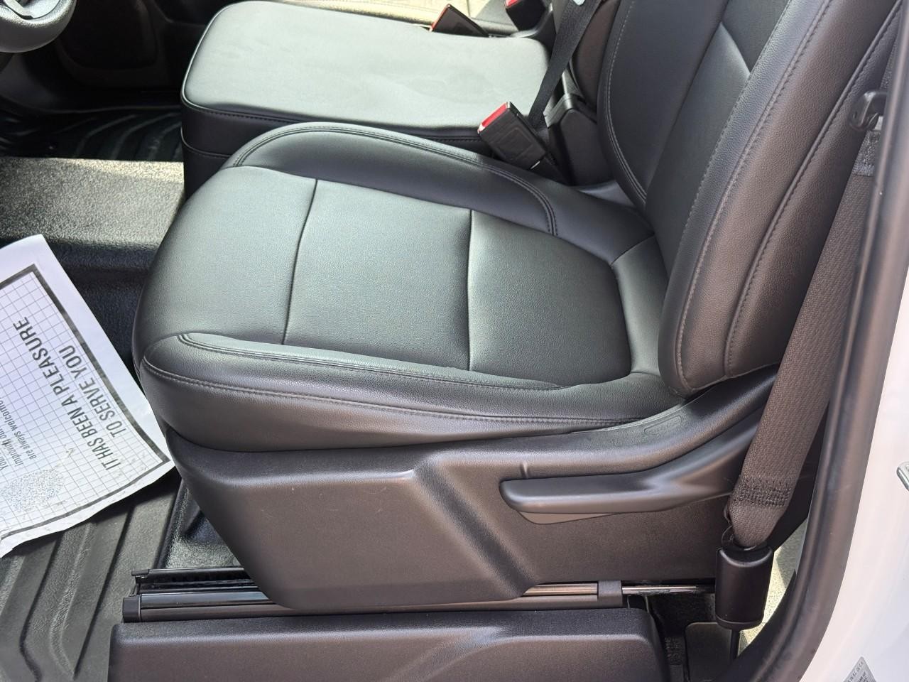Chevrolet Silverado 1500 Vehicle Full-screen Gallery Image 11