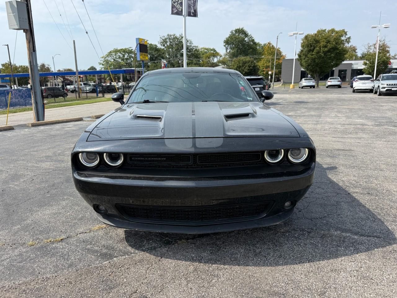 Dodge Challenger Vehicle Full-screen Gallery Image 06