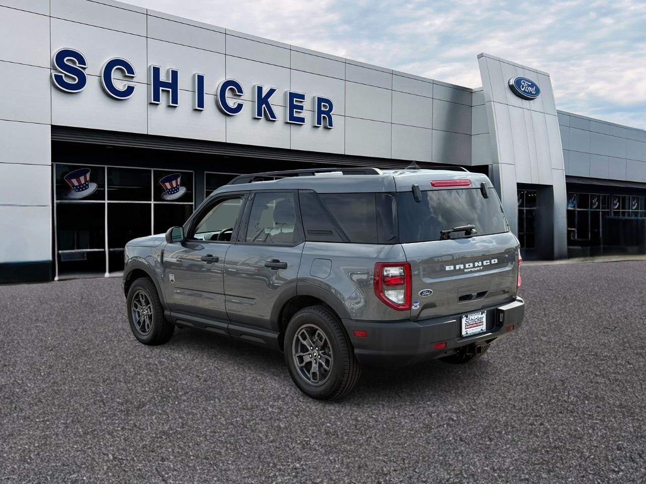 Ford Bronco Sport Vehicle Full-screen Gallery Image 03