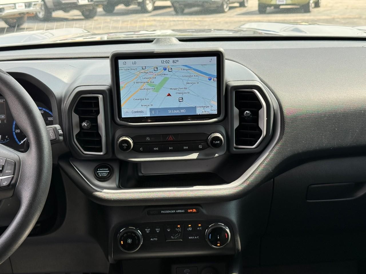 Ford Bronco Sport Vehicle Full-screen Gallery Image 13