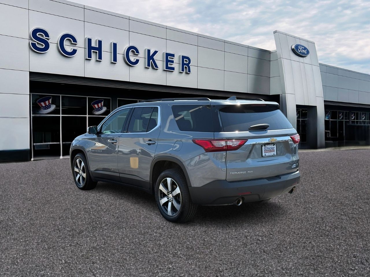Chevrolet Traverse Vehicle Full-screen Gallery Image 03