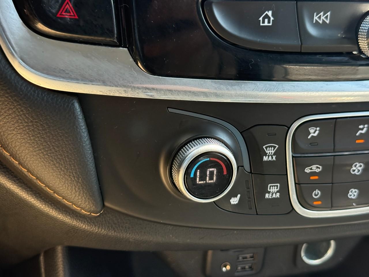 Chevrolet Traverse Vehicle Full-screen Gallery Image 23